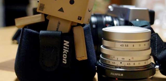 お散歩カメラのレンズキャップに「Nikon フードハット」